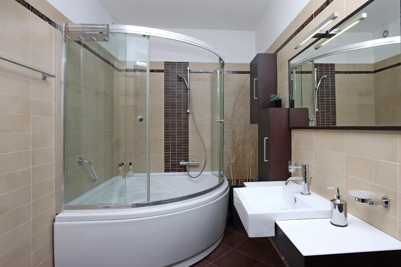 Starry Night - Smart Tv, Extra Big Bed, Big Bathtub, Private Parking, Sea View, Wifi, 2Bedrooms Volosko Ngoại thất bức ảnh