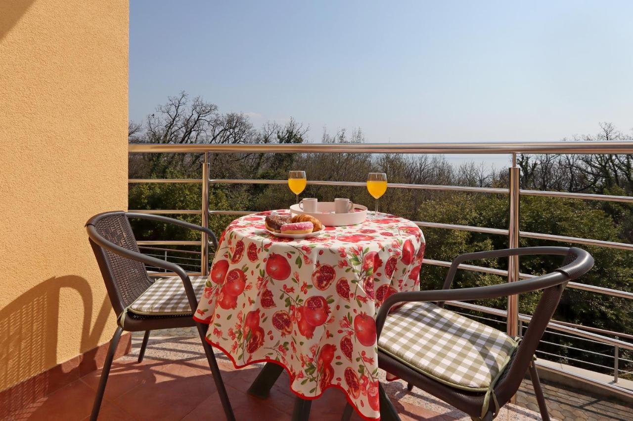 Starry Night - Smart Tv, Extra Big Bed, Big Bathtub, Private Parking, Sea View, Wifi, 2Bedrooms Volosko Ngoại thất bức ảnh