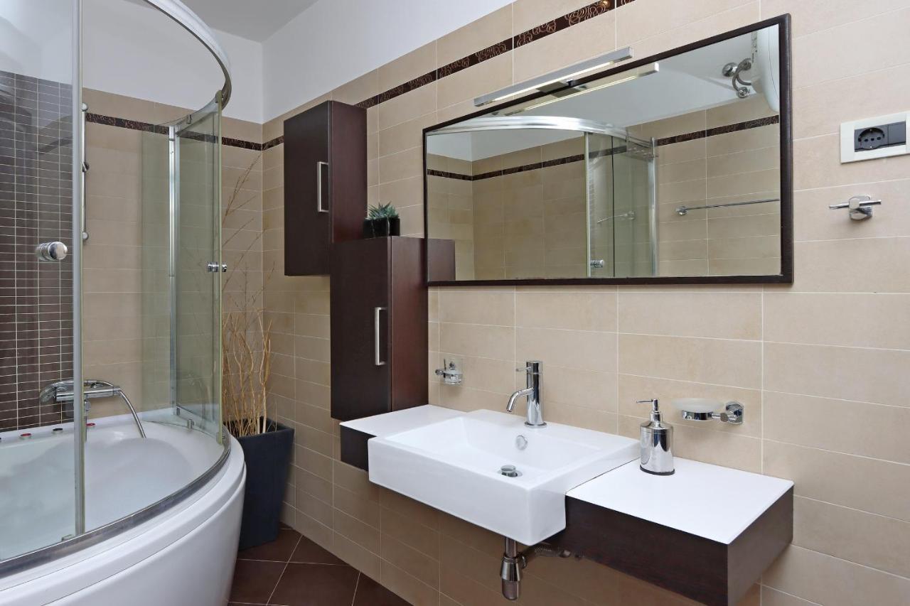Starry Night - Smart Tv, Extra Big Bed, Big Bathtub, Private Parking, Sea View, Wifi, 2Bedrooms Volosko Ngoại thất bức ảnh